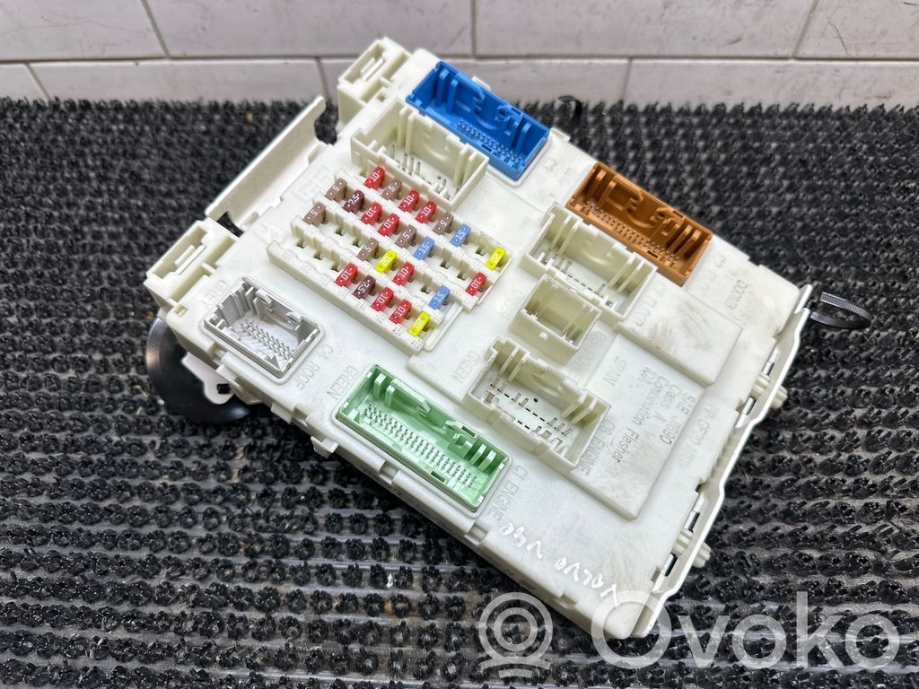 Volvo V40 Fuse module 
