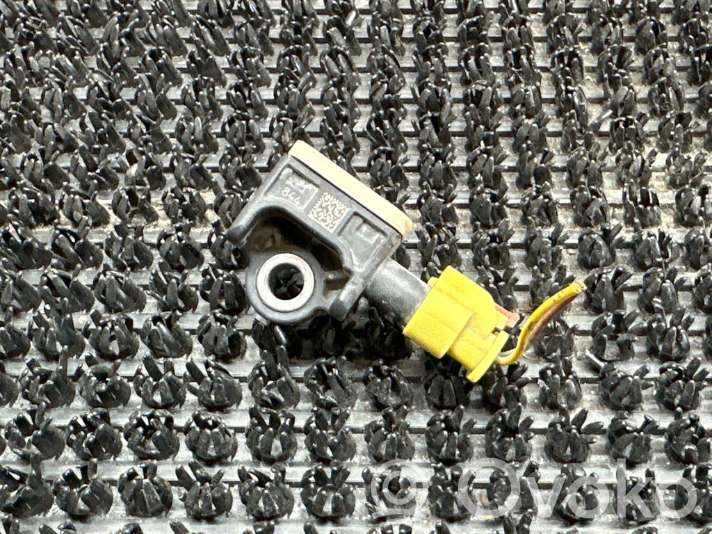 Porsche Cayenne (92A) Airbag deployment crash/impact sensor 