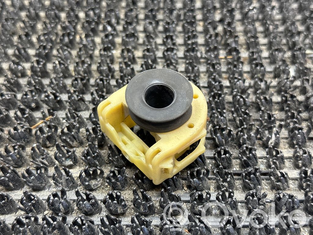 Radiator mount bracket   9681921680