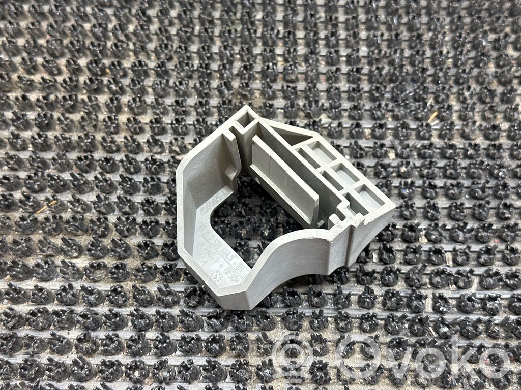 BMW 1 E81 E87 Radiator mount bracket 