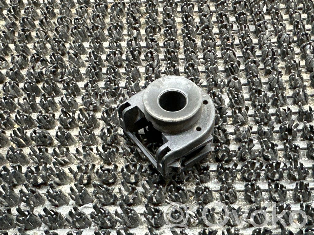 Peugeot 207 Radiator mount bracket 