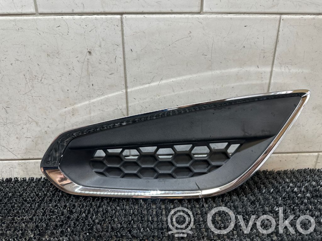 Volvo V60 Etupuskurin alempi jäähdytinsäleikkö 