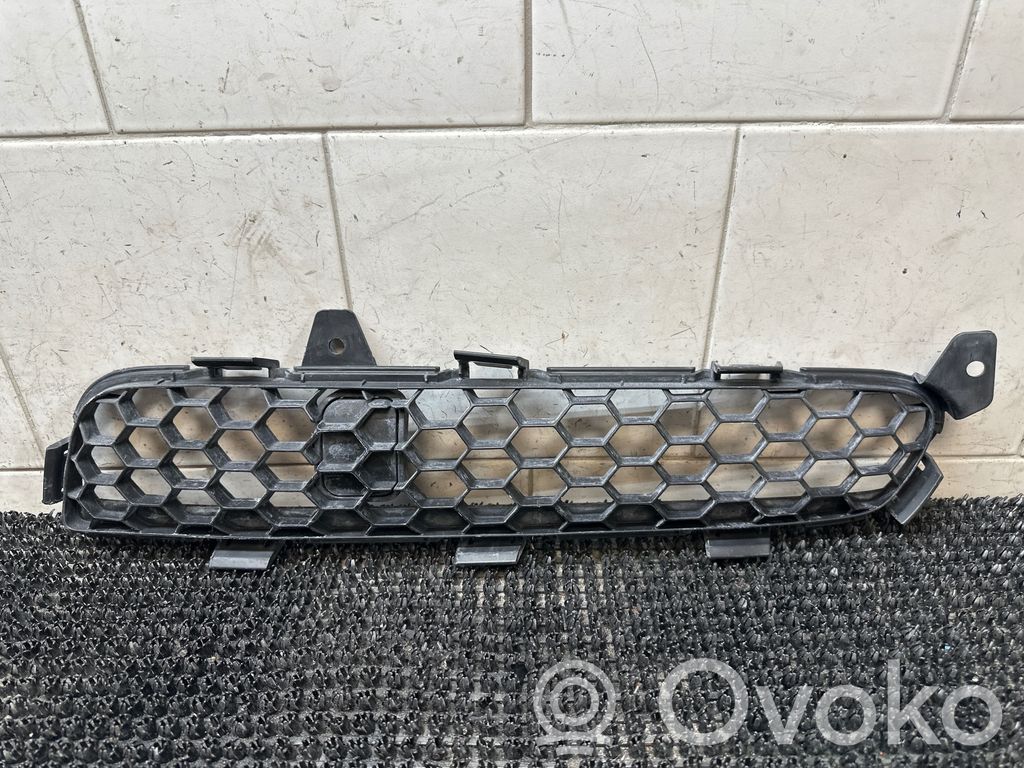 Infiniti EX Front bumper lower grill 
