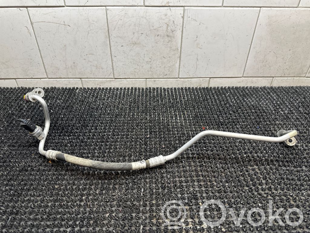 BMW X5 E70 Ilmastointilaitteen putki (A/C) 