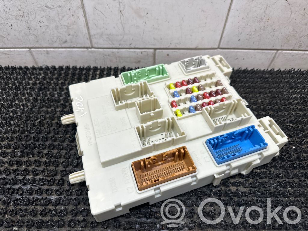 Volvo V40 Cross country Fuse module 