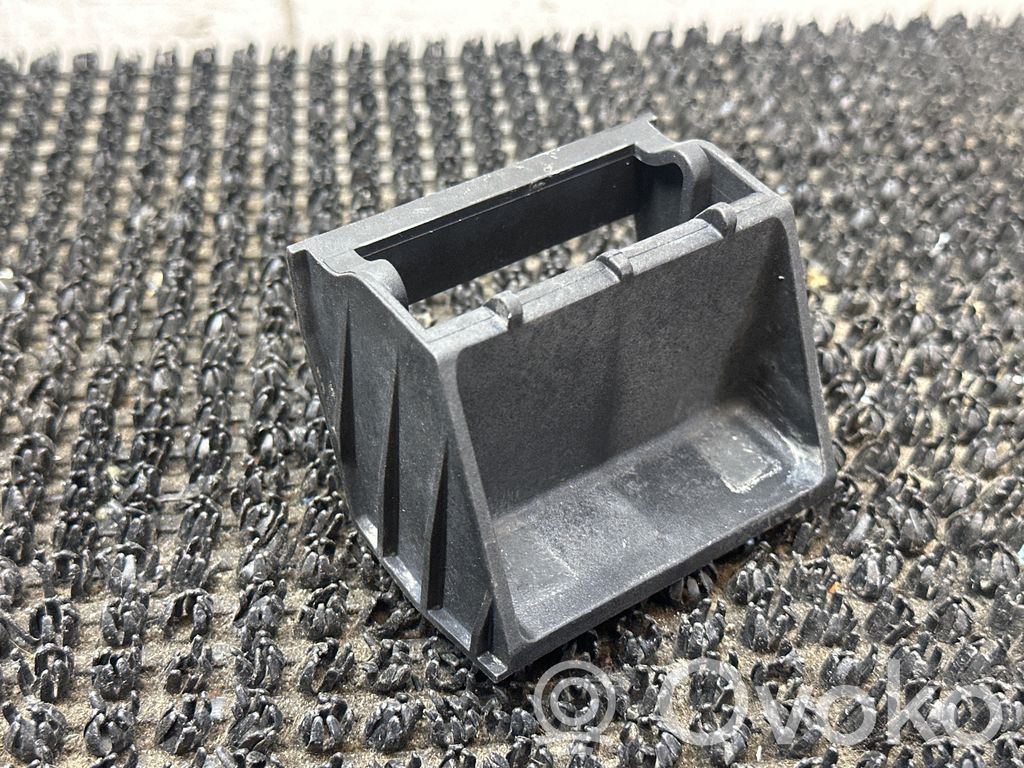 BMW X5 E70 Radiator mount bracket 