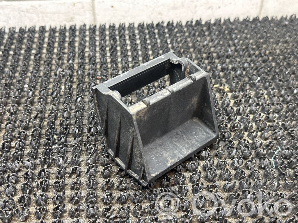 BMW X5 E70 Radiator mount bracket 