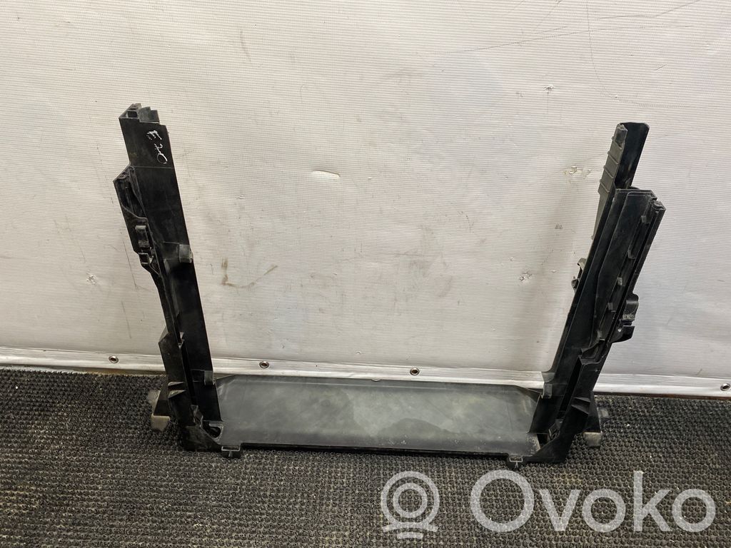 BMW X5 E70 Radiatoru dekoratīvā apdare 