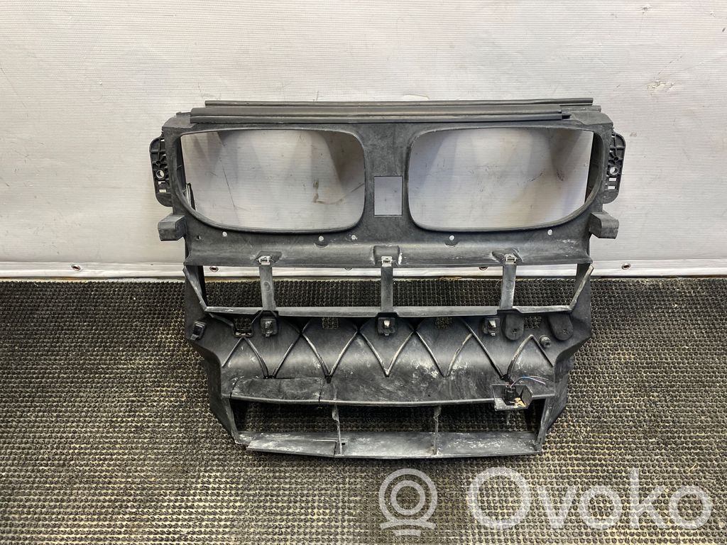 BMW X5 E70 Radiatorių panelė 