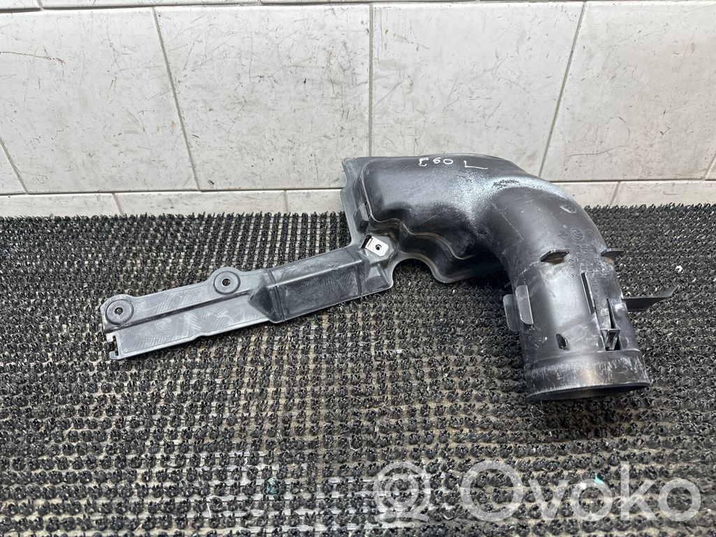 BMW 5 E60 E61 Ilmanoton kanavan osa 
