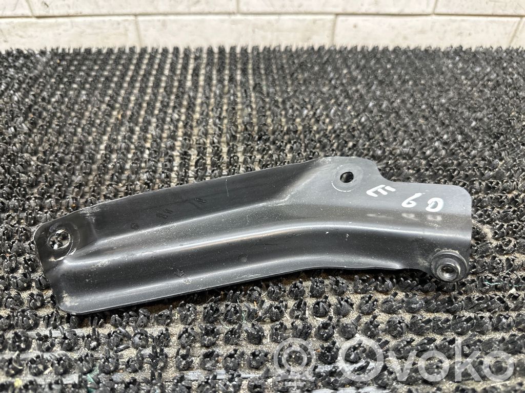 BMW 5 E60 E61 Muu moottoritilan osa 