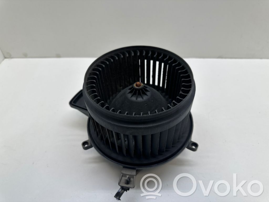 Dodge Durango III Mazā radiatora ventilators 