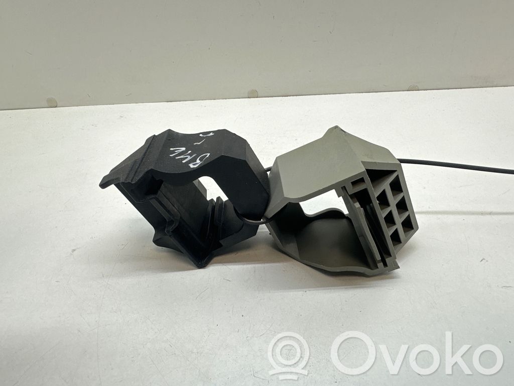 BMW 1 E81 E87 Radiator mount bracket 