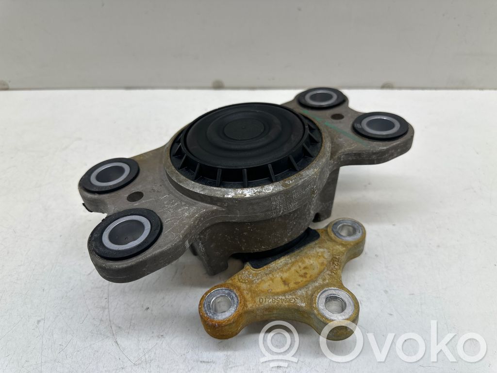 Volvo XC60 Engine mount bracket 