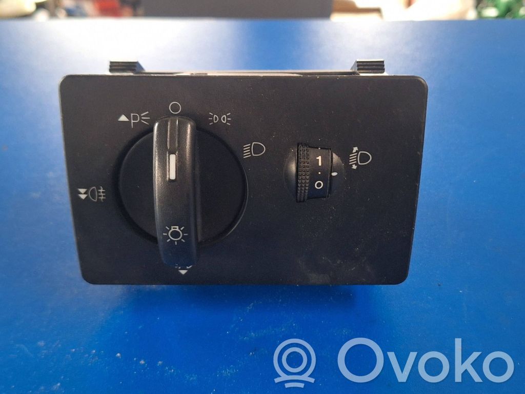 Light switch   4M5T13A024LA