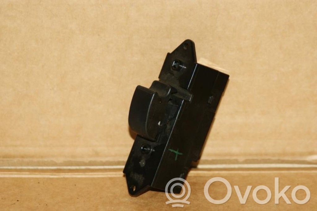 Mitsubishi Lancer Interruptor del elevalunas eléctrico 