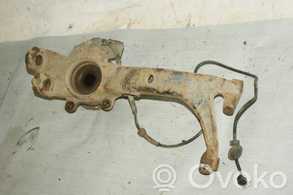 Volkswagen PASSAT B5 Achsschenkel vorne 