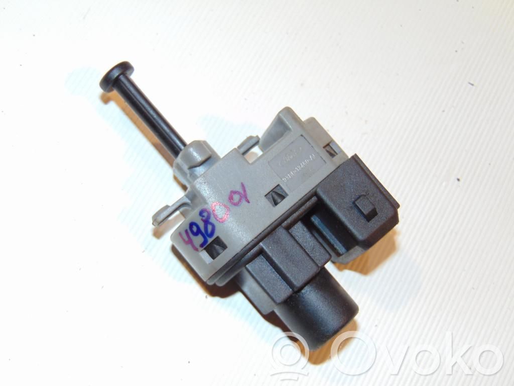 Ford Mondeo Mk III Brake pedal sensor switch 
