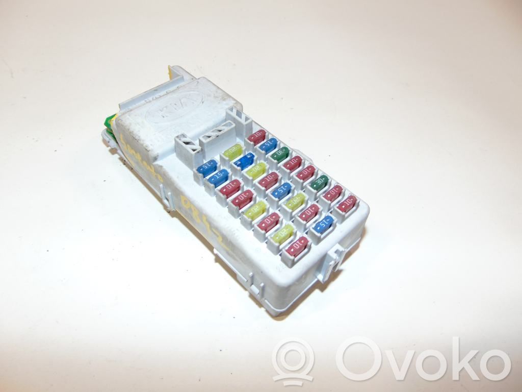 KIA Sorento Fuse module 