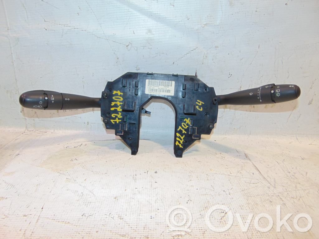 Citroen C4 I Interruptor/palanca de limpiador de luz de giro 