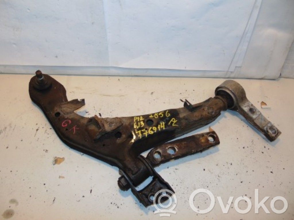 Nissan Primera Querlenker Achsschenkel vorne 