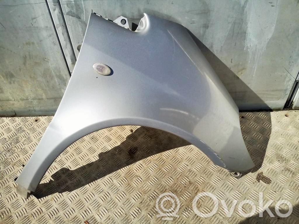 Mercedes-Benz A W168 Błotnik przedni 