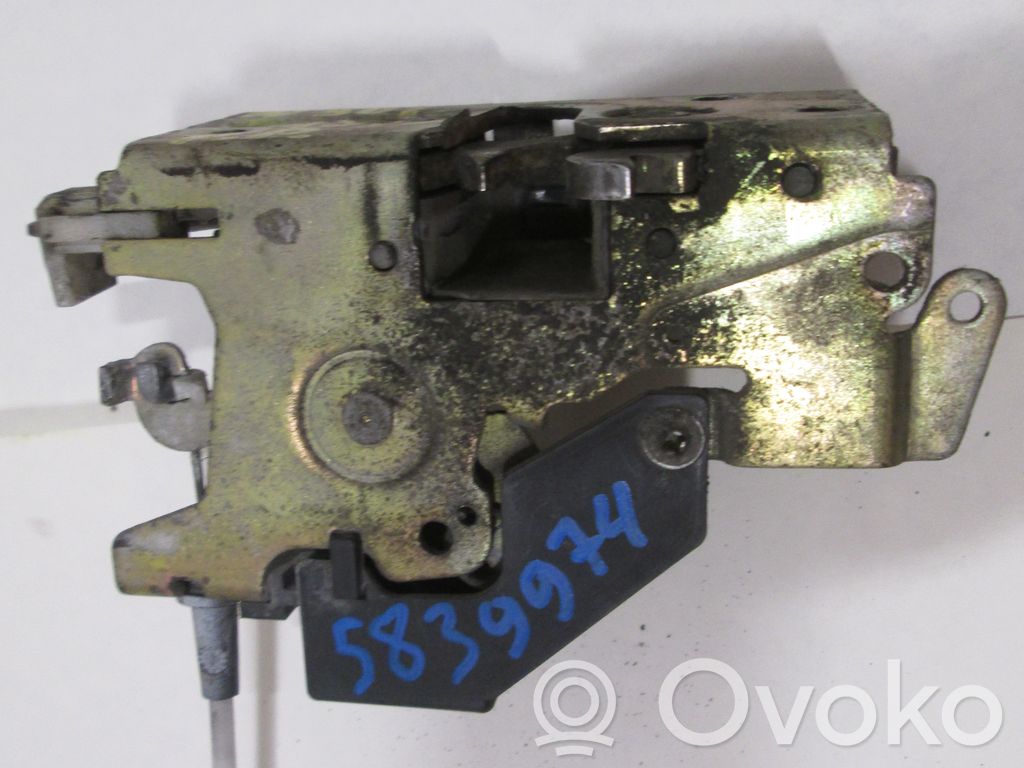 Mercedes-Benz Sprinter W901 W902 W903 W904 Zamek drzwi przednich 