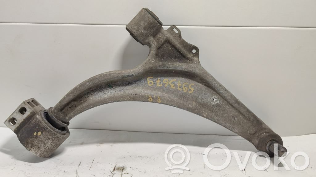 Opel Astra J Dolny wahacz przedni 