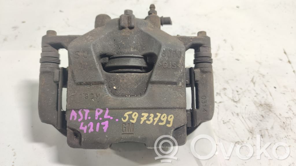 Opel Astra J Передний суппорт 