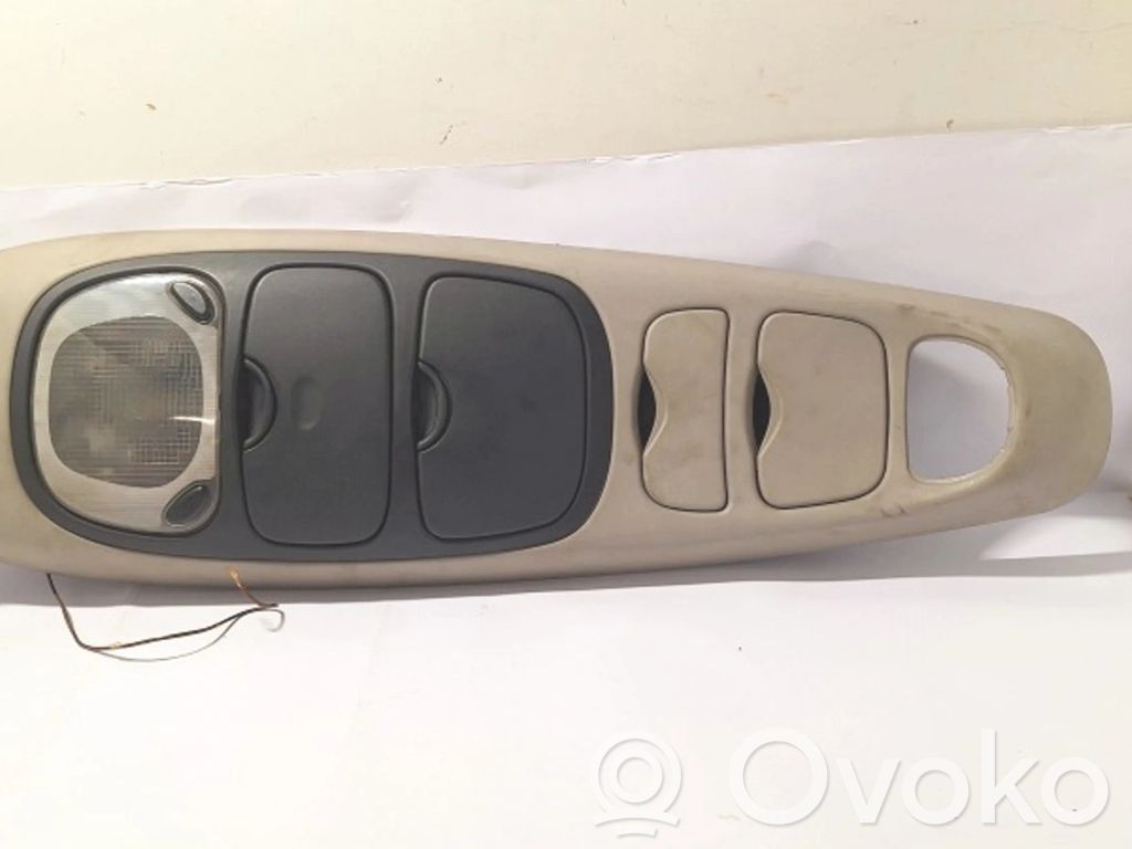Éclairage lumière plafonnier avant   XF2F19A164AE,XF2217519A58A,F7DB13752AA,3935088,F78B16519A58A