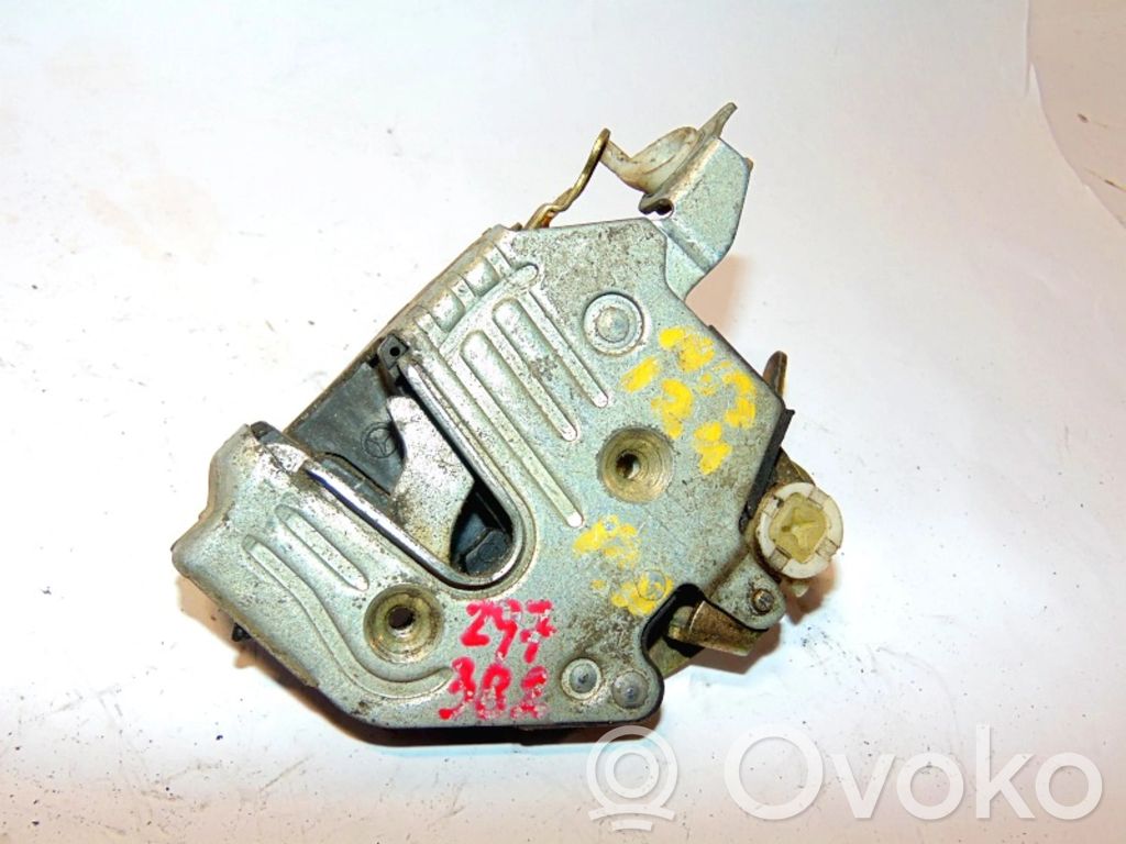 Mercedes-Benz E W124 Front door lock 