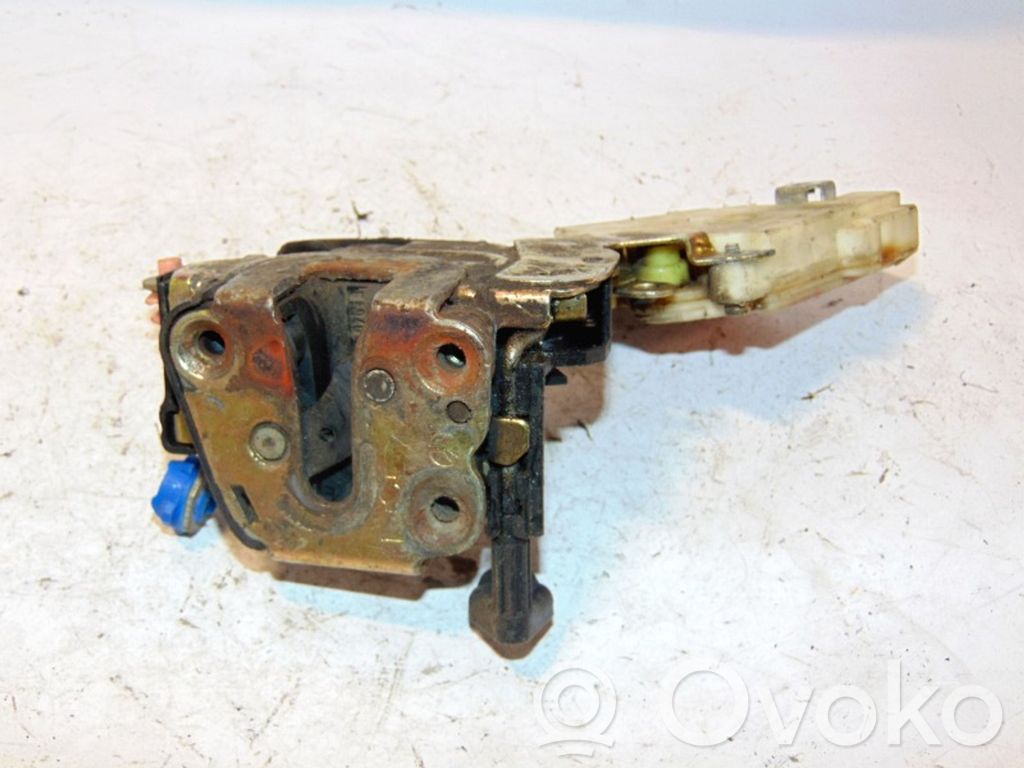 Nissan Almera N16 Zamek drzwi przednich 