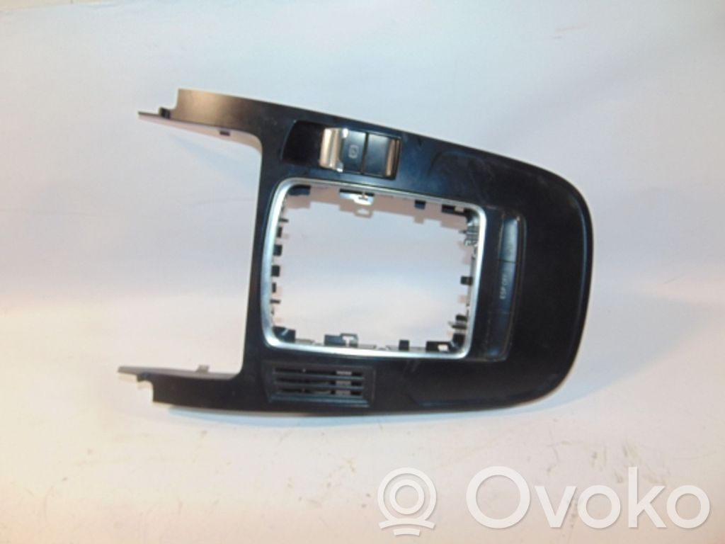 Audi A5 8T 8F Consola de plástico de la palanca de cambios 