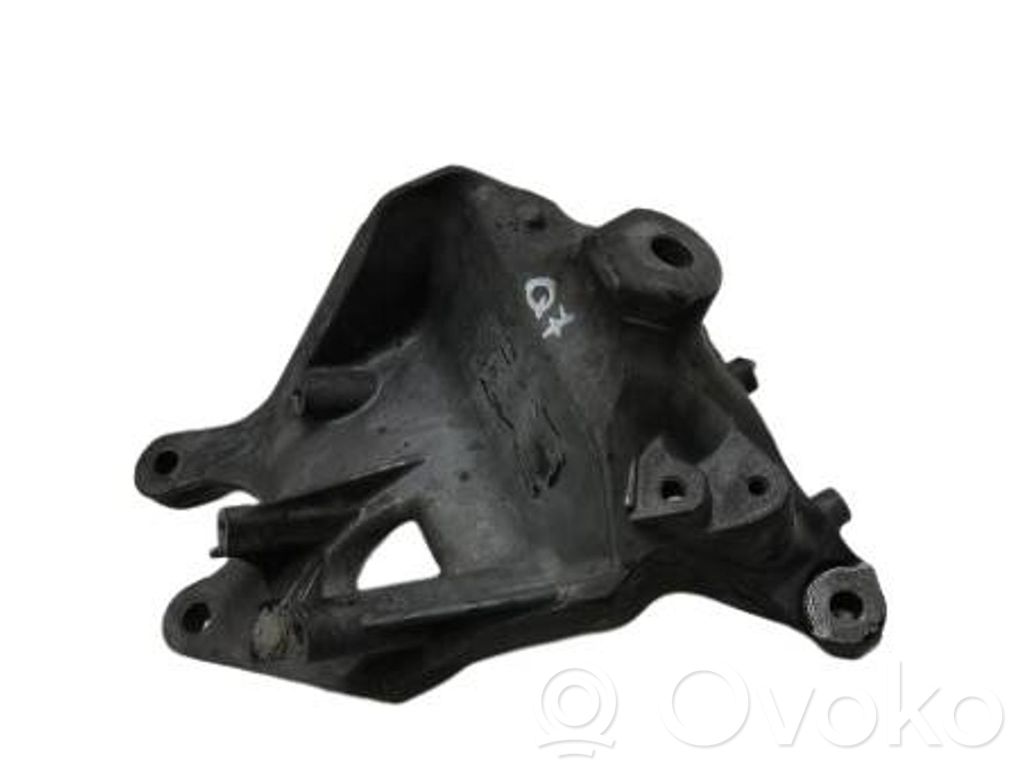 Audi Q7 4M Engine mounting bracket 