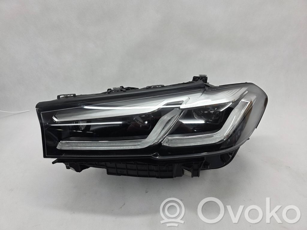 BMW 5 G30 G31 G38 Lampa przednia 