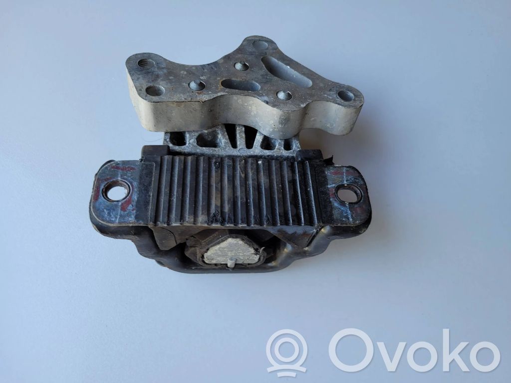 Fiat 500X Engine mount bracket 