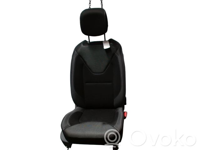 Renault Clio IV Etumatkustajan istuin 