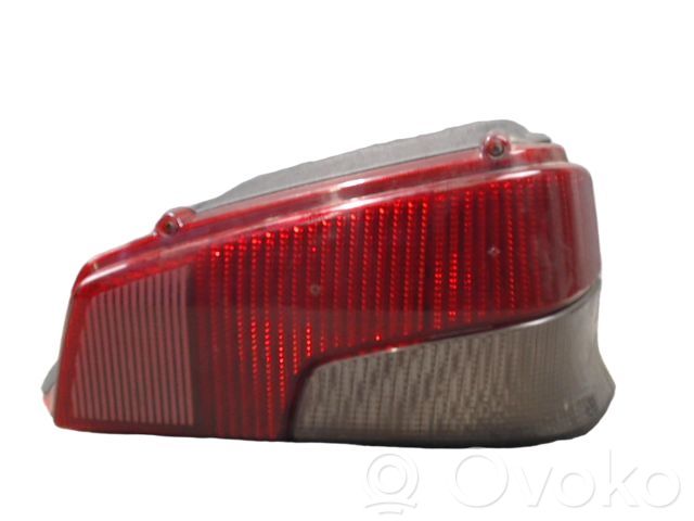 Peugeot 106 Задний фонарь в кузове 