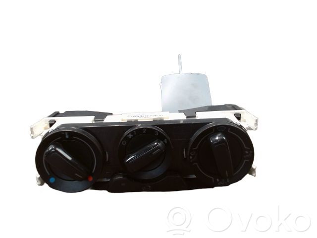 Audi A1 Climate control unit 