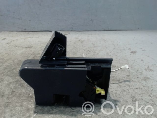 Dacia Sandero II Serratura portiera anteriore 