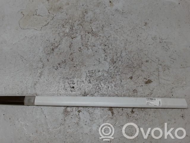 Renault Clio III Listwa drzwi przednich