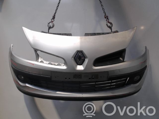 Renault Clio III Paraurti anteriore