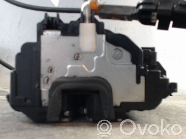 Renault Clio III Zamek drzwi przednich 