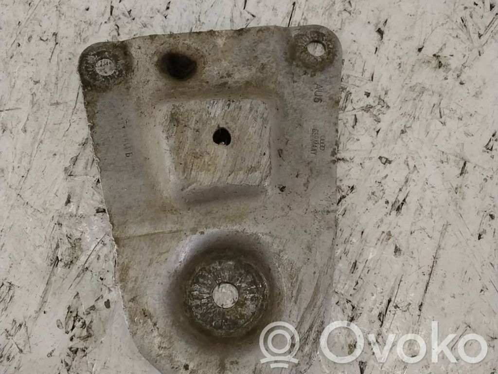 Audi A6 Allroad C5 Engine mounting bracket 