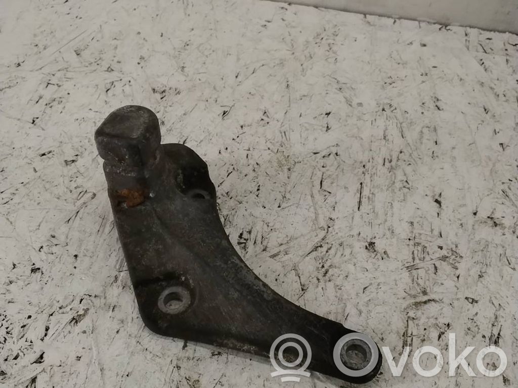 Audi A6 Allroad C5 Engine mounting bracket 