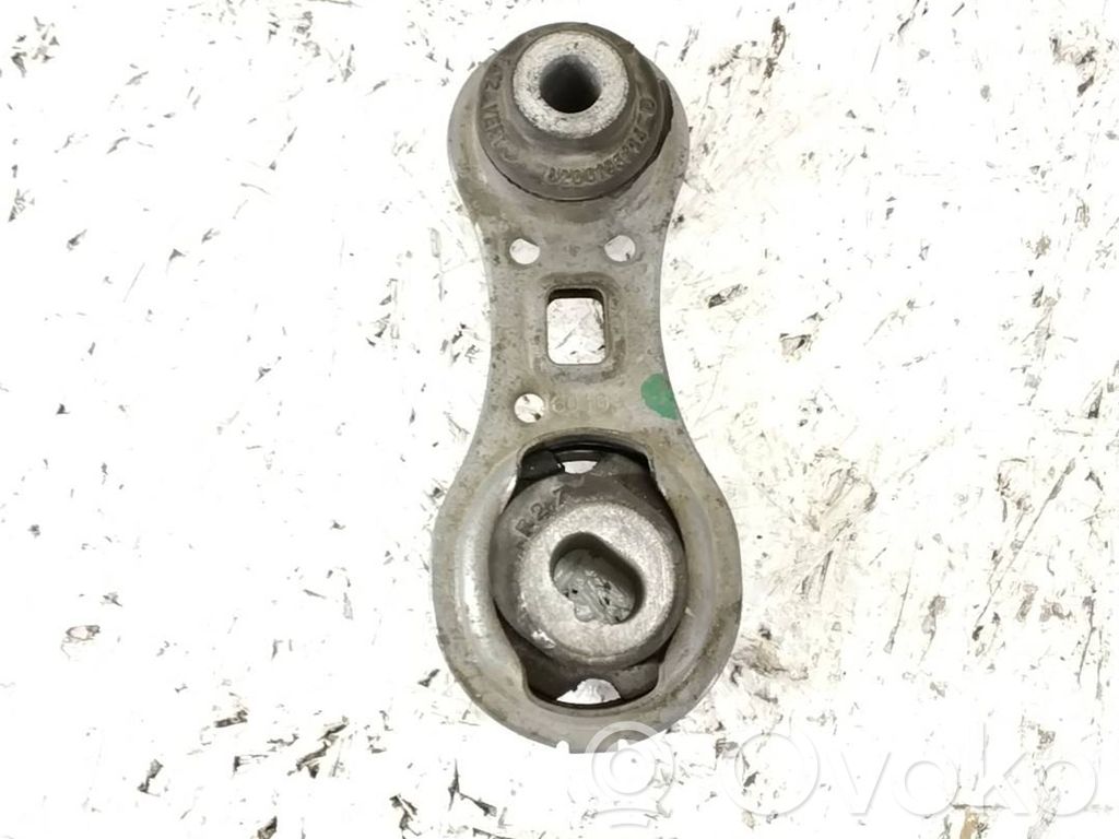 Nissan Primera Engine mount bracket 