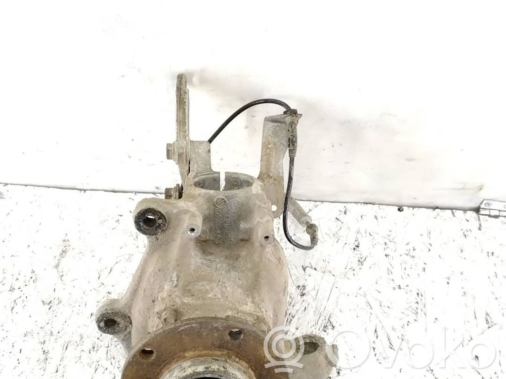 BMW 5 E39 Front wheel hub 