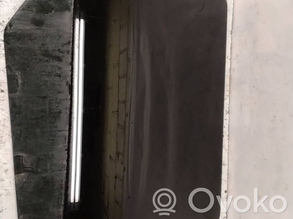 Jeep Grand Cherokee (WK) Rear door window glass 