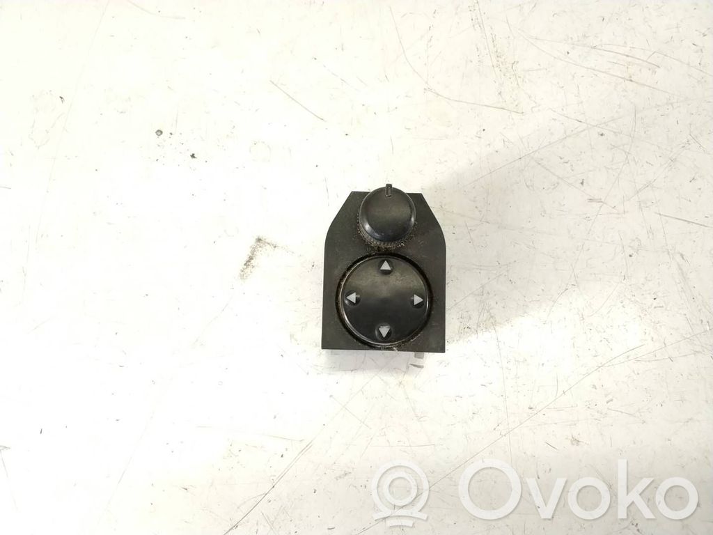Audi A4 S4 B5 8D Interruptor del espejo lateral 