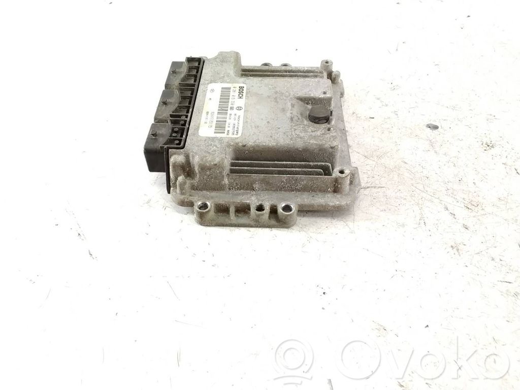 Engine control unit/module   0281015330,8200935115
